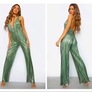 NWT PrettyLittleThing metallic green plunge jumpsuit